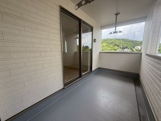 クレイドルガーデン　南城市大里稲嶺第-１号棟のバルコニー|バルコニー付きです