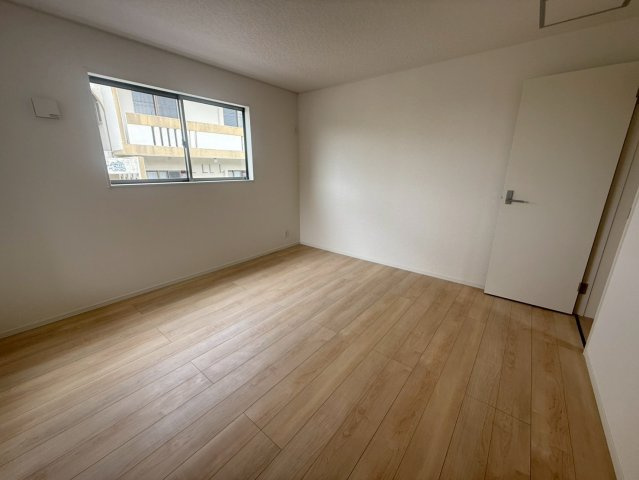 ♥♥南城市大里稲嶺第-１号棟の洋室|使い勝手のいい洋室です