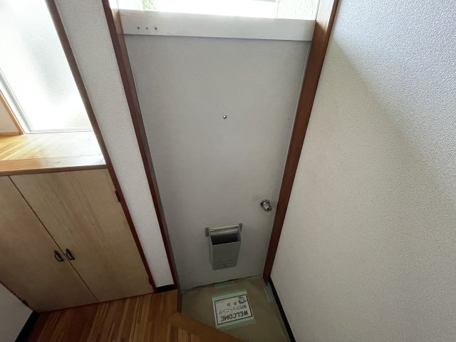 大網ハイツの玄関