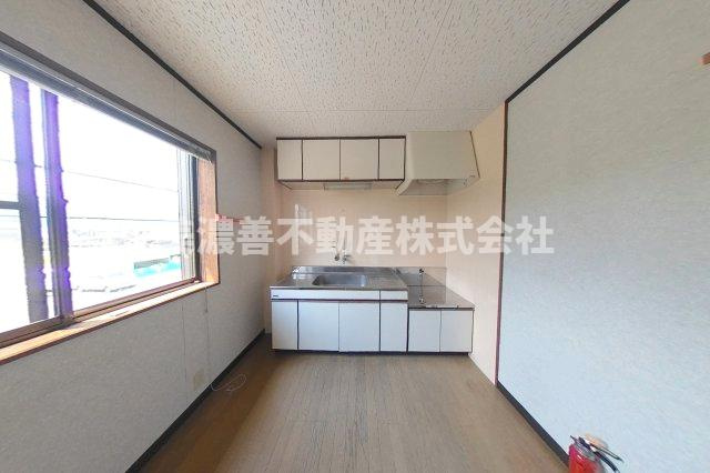 ６５６３９　山県市東深瀬 併用住宅のキッチン