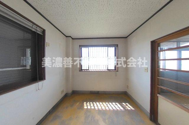 ６５６３９　山県市東深瀬 併用住宅の洋室