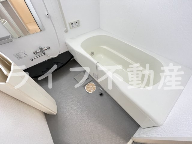 第6ウエスタンハイツの浴室|ゆったり過ごせるお風呂です