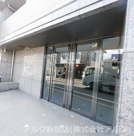 ラメゾン喜多見のエントランス