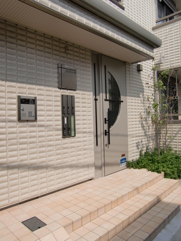 ウィングコート・萩中のエントランス|オートロック付エントランス