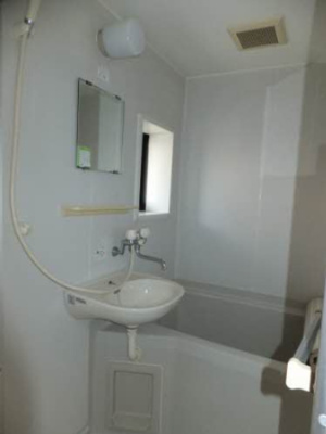 【浴室】 | エターナル・レイＣ棟 | 同間取り別部屋写真です。