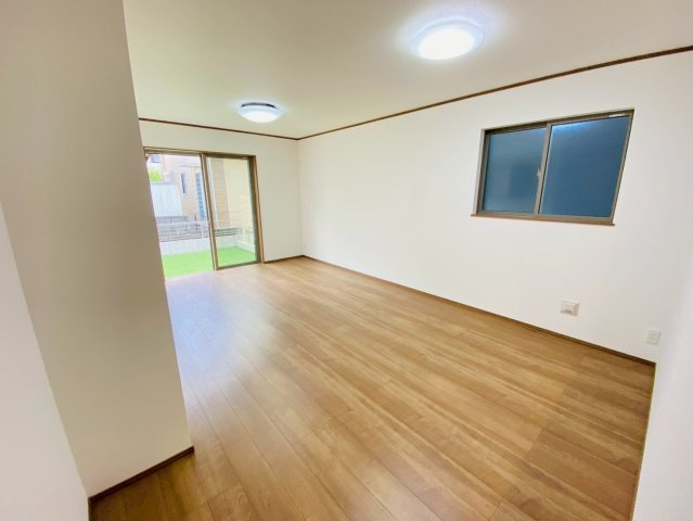 ハートフルタウン／東区月出７丁目／D号棟の居間・リビング