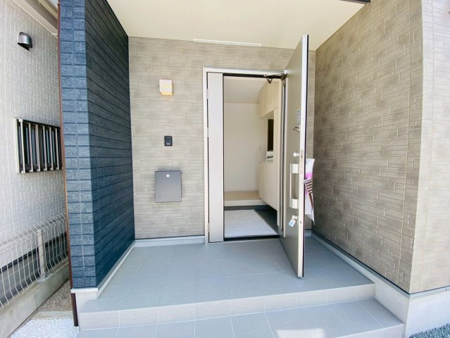 ハートフルタウン／東区月出７丁目／C号棟の玄関