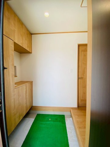 ハートフルタウン／東区月出７丁目／B号棟の玄関