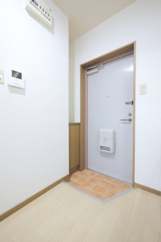 メゾンピュアの玄関|※写真は別の部屋のものです。