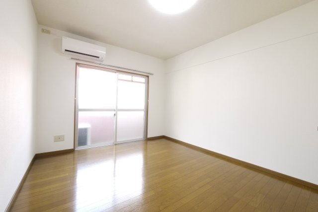 メゾンピュアの洋室|※写真は別の部屋のものです。