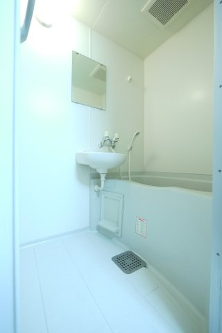 メゾンピュアの浴室|※写真は別の部屋のものです。