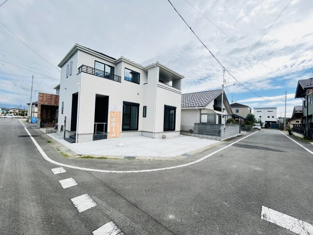 新築　前橋市三河町一丁目　Heartful　Town　A号棟の前面道路含む現地写真|現地写真　南側接道幅員約6ｍ　西側接道幅員約6ｍ