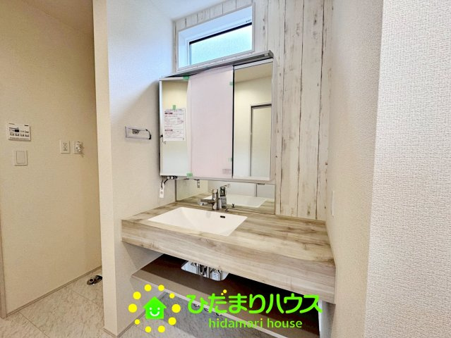 幸手市緑台1丁目5期　新築一戸建ての独立洗面台