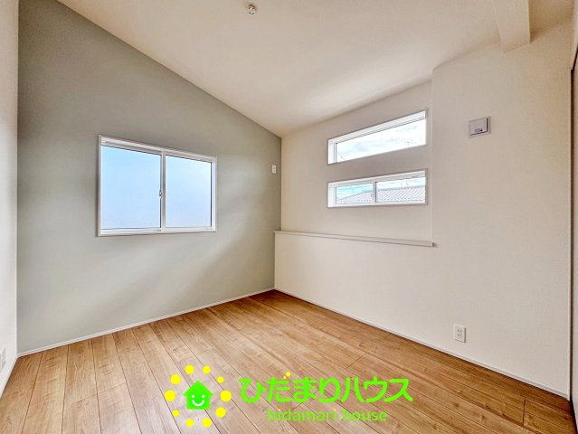 幸手市緑台1丁目5期　新築一戸建ての洋室