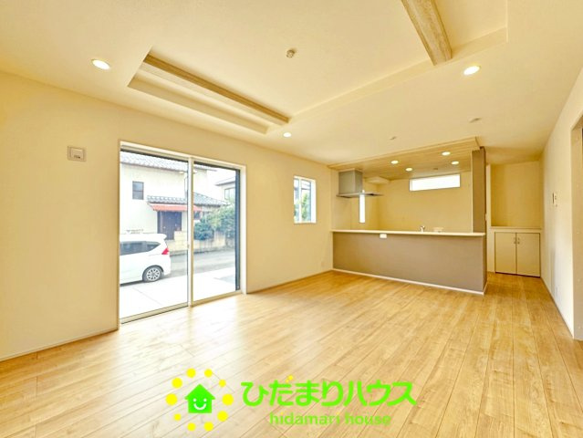 幸手市緑台1丁目5期　新築一戸建ての居間・リビング