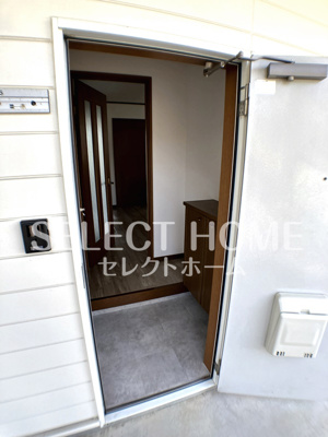 【玄関】 | ドエルマルシェＡ棟 | 明るい玄関です