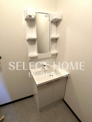 【独立洗面台】 | ドエルマルシェＡ棟 | 朝の身支度には欠かせない独立洗面化粧台