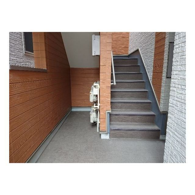 北区赤羽西２丁目のアパートのエントランス