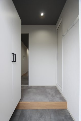 サンシャインⅡの玄関|シンプルで使いやすい玄関です