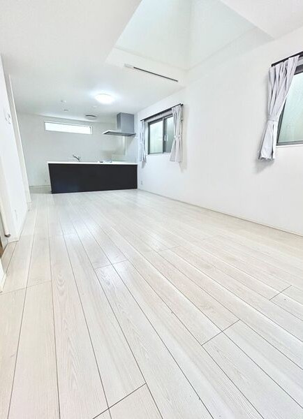 若宮町１丁目戸建の居間・リビング