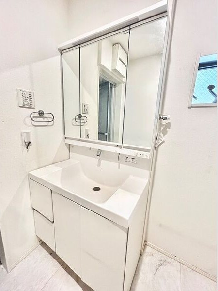 若宮町１丁目戸建の洗面所