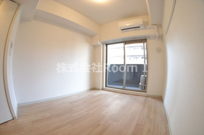 【寝室】 | プレサンス心斎橋ブライト | 広くて明るい寝室
※反転タイプ