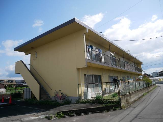 【外観】 | たっぷりの陽光に包まれる明るい住まい
