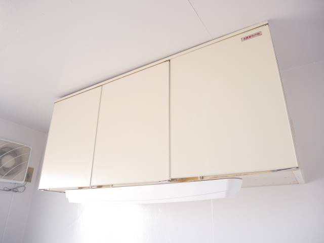 【キッチン】 | 使い勝手の良いキッチン収納付きで、調理器具や食器もスッキリ整理できます。