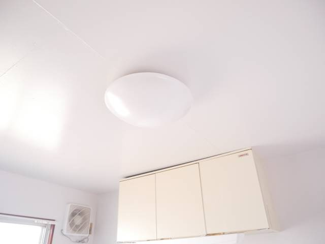 【設備】 | 照明付きだから、照明器具の準備は不要。引越し後すぐに快適な和室生活が始められます。