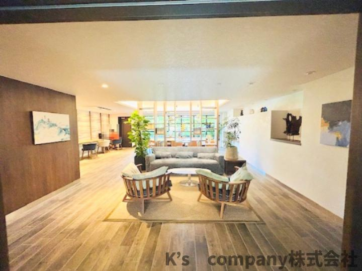 茅ヶ崎市中海岸3丁目　クリオ茅ヶ崎中海岸グランヴィラのロビー|住民の方々が憩いのスペースとしてお使いいただけます◇