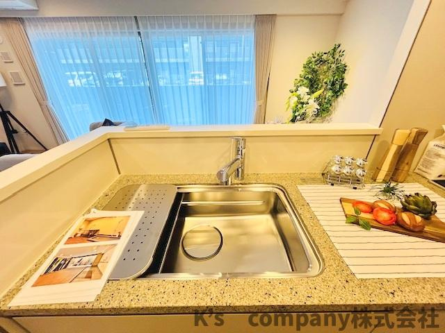 茅ヶ崎市中海岸3丁目　クリオ茅ヶ崎中海岸グランヴィラのキッチン|扱いやすいステンレス素材のシンク◇