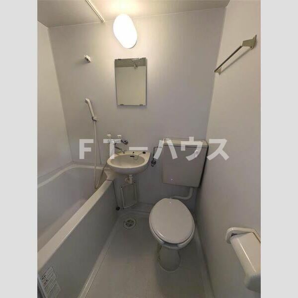 メゾンヒルサイドの洗面所