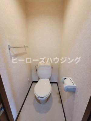 【トイレ】 | グリーンコーポ | ※同タイプの写真となり、実際のお部屋とは異なる場合があります
