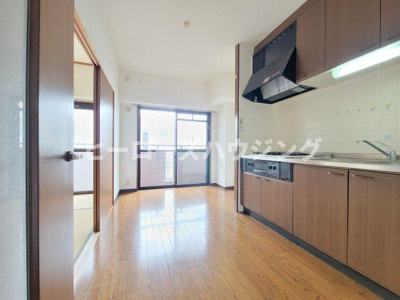 【居間・リビング】 | グリーンコーポ | ※同タイプの写真となり、実際のお部屋とは異なる場合があります