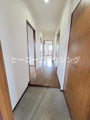 【玄関】 | グリーンコーポ | ※同タイプの写真となり、実際のお部屋とは異なる場合があります