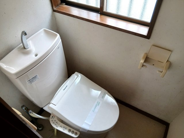 寄居町富田 中古戸建のトイレ|１階 トイレ