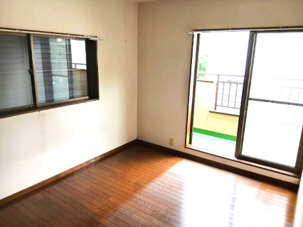 寄居町富田 中古戸建の洋室|２階 中央洋室（６帖）