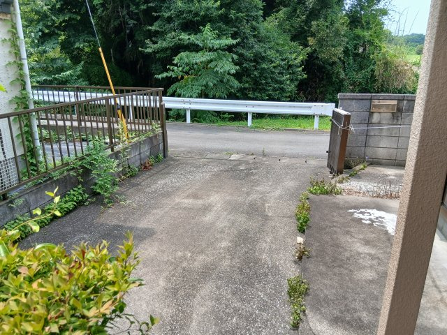 寄居町富田 中古戸建の駐車場|１台分駐車可能