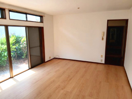 寄居町富田 中古戸建の居間・リビング|リフォーム済み