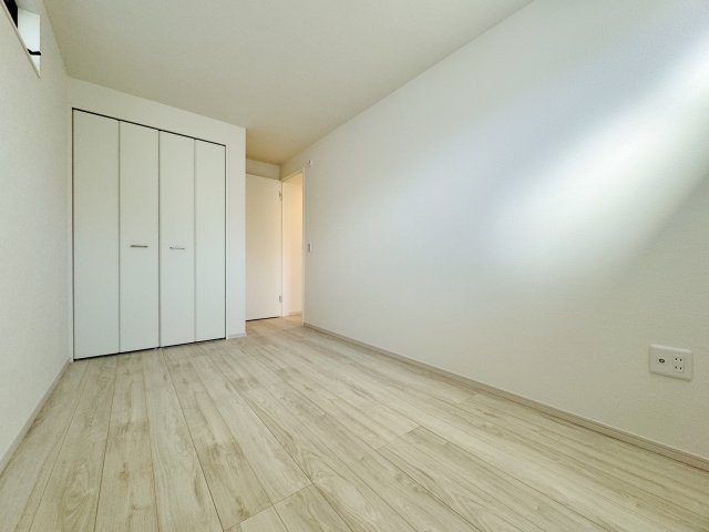 練馬区石神井台3丁目 全6棟 5号棟の洋室|2階5.5帖洋室は2面開口の明るく快適な空間です(5号棟)