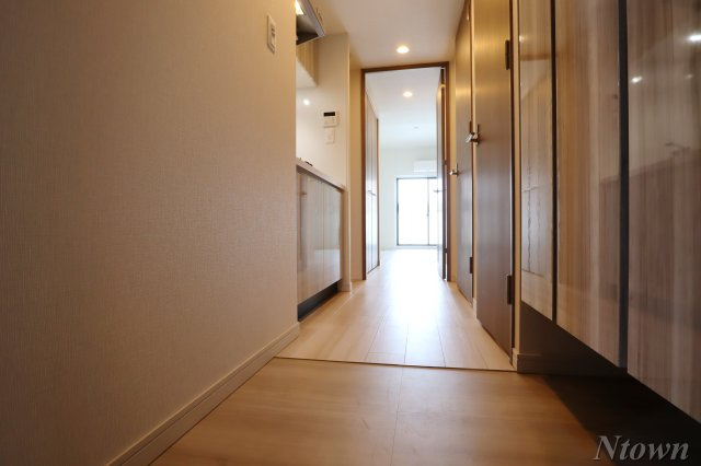 【玄関】 | S-RESIDENCE鶴舞Ⅱ | 収納もある玄関です