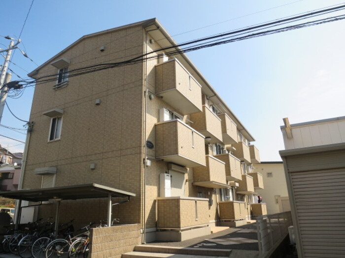 ＰＥＡＣＥＦＵＬＬＹ