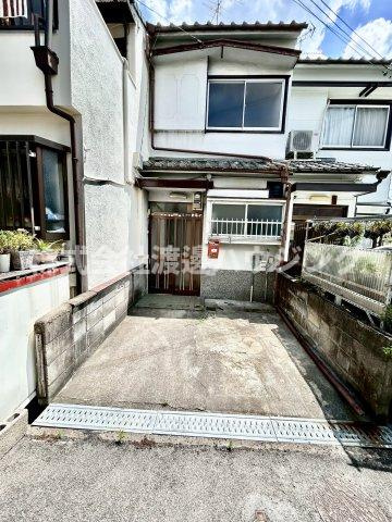 北条2丁目テラスハウスの駐車場