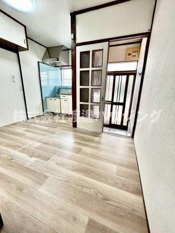 北条2丁目テラスハウスの居間・リビング