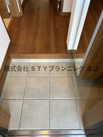 仲介手数料０円！フィオーレ中前田の玄関