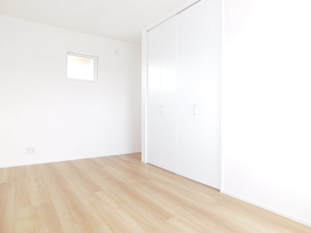 清須市西市場４丁目の新築一戸建の洋室|◇洋室◇　　明るい洋室６．６帖　全居室収納完備！