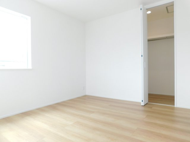 清須市西市場４丁目の新築一戸建の洋室|◇洋室◇　　南面で明るい洋室７．０帖　全居室収納完備！　