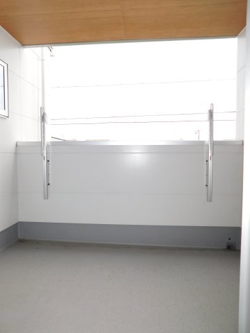 清須市西市場４丁目の新築一戸建のバルコニー|◇インナーバルコニー◇　　急な天候の変化でも安心なインナーバルコニー♪