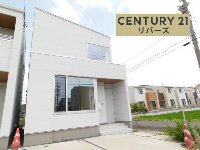 清須市西市場４丁目の新築一戸建の外観|☆開放的な東南角地☆　　新価格！！いつでもご案内出来ます♪（お問合せ当日・平日・水曜・夜間でもＯＫ）　オール電化住宅！　駐車並列２台ＯＫ！　中庭のあるリビング２１．２帖♪　