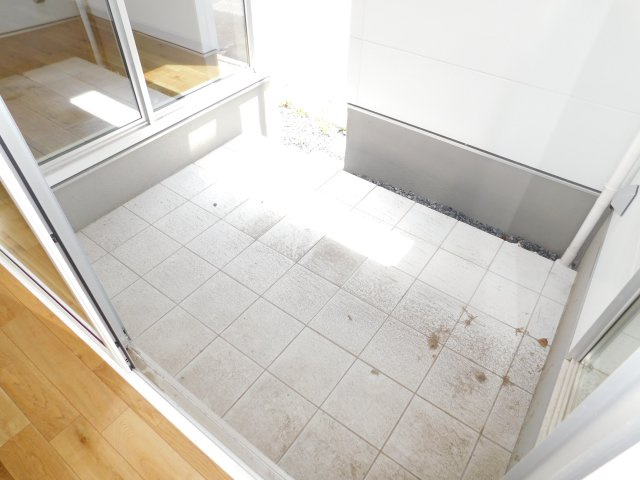 清須市西市場４丁目の新築一戸建の庭|◇中庭◇　　明るく開放的な空間を演出する中庭付き♪